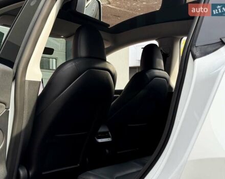 Белый Тесла Model Y, объемом двигателя 0 л и пробегом 89 тыс. км за 30999 $, фото 15 на Automoto.ua