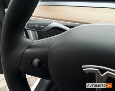 Білий Тесла Model Y, об'ємом двигуна 82 л та пробігом 33 тис. км за 35000 $, фото 16 на Automoto.ua