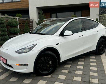 Белый Тесла Model Y, объемом двигателя 0 л и пробегом 29 тыс. км за 29900 $, фото 11 на Automoto.ua