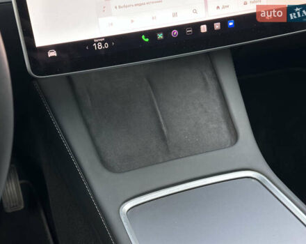 Білий Тесла Model Y, об'ємом двигуна 0 л та пробігом 47 тис. км за 26500 $, фото 46 на Automoto.ua