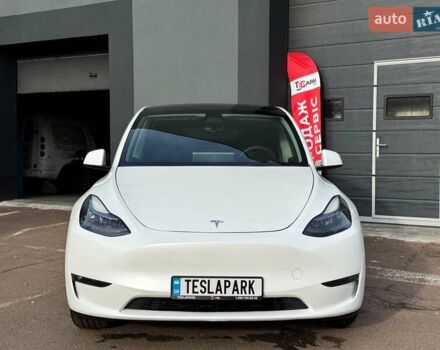 Белый Тесла Model Y, объемом двигателя 0 л и пробегом 89 тыс. км за 30999 $, фото 2 на Automoto.ua
