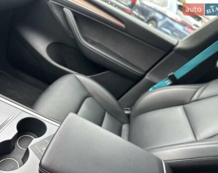 Белый Тесла Model Y, объемом двигателя 0 л и пробегом 62 тыс. км за 24999 $, фото 21 на Automoto.ua