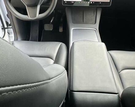 Тесла Model Y 2023 в Тернополе на Automoto.ua Белый Тесла Model Y, объемом двигателя 0 л и пробегом 44 тыс. км за 28700 $, фото 12 на Automoto.ua