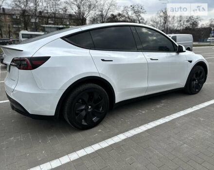 Белый Тесла Model Y, объемом двигателя 0 л и пробегом 13 тыс. км за 42777 $, фото 16 на Automoto.ua