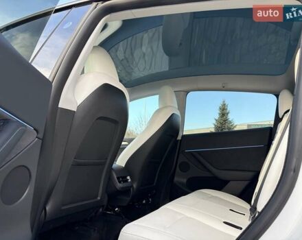 Белый Тесла Model Y, объемом двигателя 0 л и пробегом 47 тыс. км за 32500 $, фото 19 на Automoto.ua