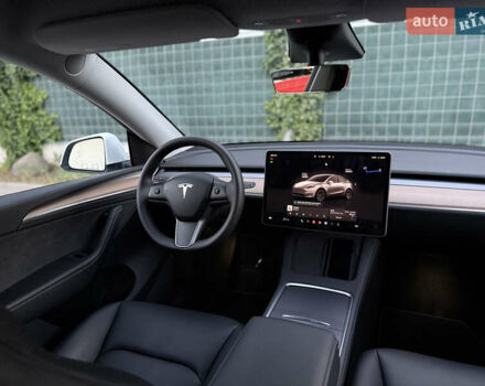 Белый Тесла Model Y, объемом двигателя 0 л и пробегом 18 тыс. км за 29600 $, фото 92 на Automoto.ua