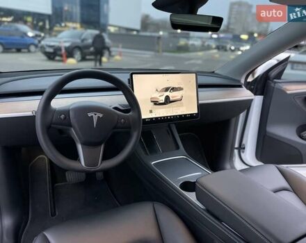 Білий Тесла Model Y, об'ємом двигуна 0 л та пробігом 27 тис. км за 28500 $, фото 15 на Automoto.ua