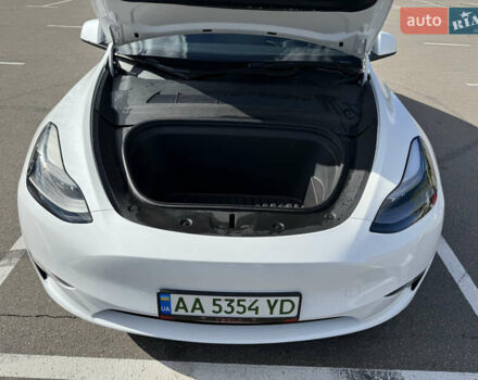 Тесла Model Y 2023 в Киеве на Automoto.ua Белый Тесла Model Y, объемом двигателя 0 л и пробегом 70 тыс. км за 31000 $, фото 24 на Automoto.ua