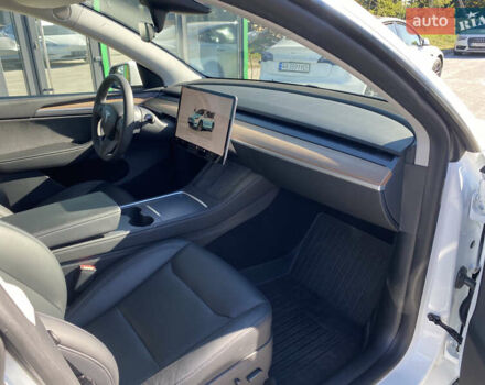 Белый Тесла Model Y, объемом двигателя 0 л и пробегом 50 тыс. км за 39990 $, фото 15 на Automoto.ua