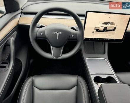 Белый Тесла Model Y, объемом двигателя 0 л и пробегом 59 тыс. км за 31490 $, фото 14 на Automoto.ua