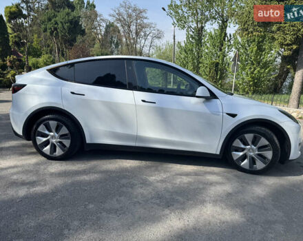 Белый Тесла Model Y, объемом двигателя 0 л и пробегом 24 тыс. км за 32500 $, фото 3 на Automoto.ua