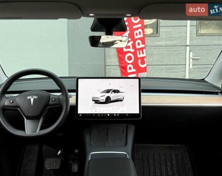 Белый Тесла Model Y, объемом двигателя 0 л и пробегом 89 тыс. км за 30999 $, фото 16 на Automoto.ua