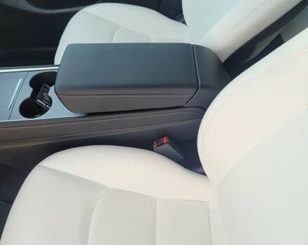 Белый Тесла Model Y, объемом двигателя 0 л и пробегом 4 тыс. км за 27400 $, фото 17 на Automoto.ua