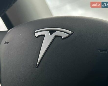 Белый Тесла Model Y, объемом двигателя 0 л и пробегом 42 тыс. км за 26999 $, фото 24 на Automoto.ua