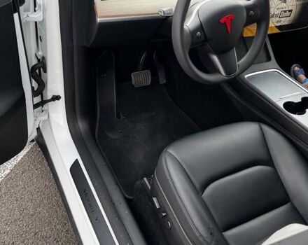 Белый Тесла Model Y, объемом двигателя 0 л и пробегом 21 тыс. км за 28500 $, фото 6 на Automoto.ua