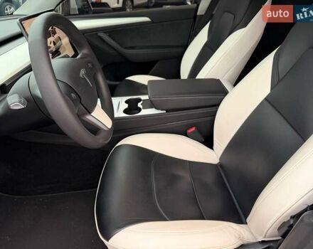 Белый Тесла Model Y, объемом двигателя 0 л и пробегом 53 тыс. км за 28800 $, фото 14 на Automoto.ua