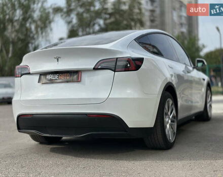 Білий Тесла Model Y, об'ємом двигуна 0 л та пробігом 47 тис. км за 26500 $, фото 22 на Automoto.ua