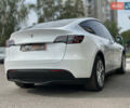 Білий Тесла Model Y, об'ємом двигуна 0 л та пробігом 47 тис. км за 26500 $, фото 22 на Automoto.ua
