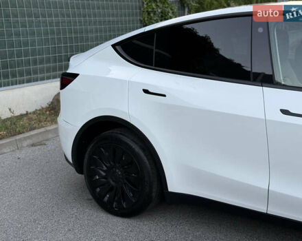 Белый Тесла Model Y, объемом двигателя 0 л и пробегом 18 тыс. км за 29600 $, фото 29 на Automoto.ua