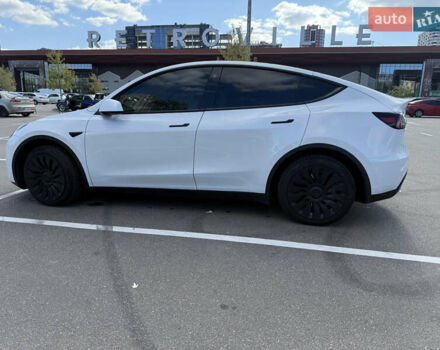 Тесла Model Y 2023 в Киеве на Automoto.ua Белый Тесла Model Y, объемом двигателя 0 л и пробегом 70 тыс. км за 31000 $, фото 12 на Automoto.ua