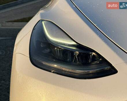 Белый Тесла Model Y, объемом двигателя 0 л и пробегом 3 тыс. км за 39000 $, фото 5 на Automoto.ua
