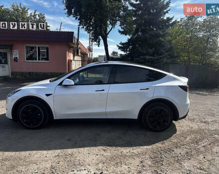 Белый Тесла Model Y, объемом двигателя 0 л и пробегом 73 тыс. км за 25000 $, фото 2 на Automoto.ua