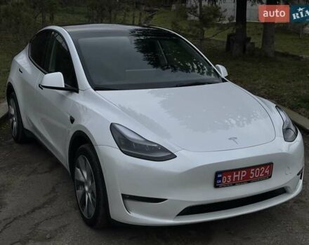 Белый Тесла Model Y, объемом двигателя 0 л и пробегом 42 тыс. км за 26999 $, фото 4 на Automoto.ua