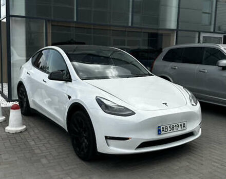 Белый Тесла Model Y, объемом двигателя 0 л и пробегом 70 тыс. км за 30000 $, фото 2 на Automoto.ua