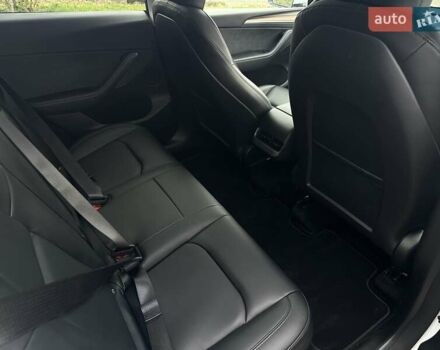 Белый Тесла Model Y, объемом двигателя 0 л и пробегом 42 тыс. км за 26999 $, фото 35 на Automoto.ua