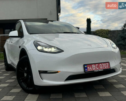 Белый Тесла Model Y, объемом двигателя 0 л и пробегом 29 тыс. км за 29900 $, фото 5 на Automoto.ua