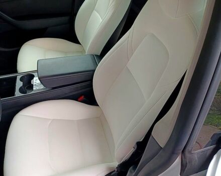 Белый Тесла Model Y, объемом двигателя 0.33 л и пробегом 53 тыс. км за 29000 $, фото 9 на Automoto.ua