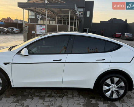Білий Тесла Model Y, об'ємом двигуна 0 л та пробігом 23 тис. км за 30000 $, фото 3 на Automoto.ua