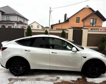 Белый Тесла Model Y, объемом двигателя 0 л и пробегом 25 тыс. км за 42500 $, фото 3 на Automoto.ua