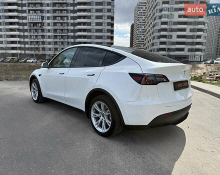 Белый Тесла Model Y, объемом двигателя 0 л и пробегом 17 тыс. км за 25999 $, фото 3 на Automoto.ua