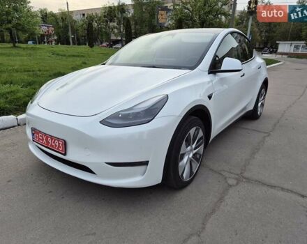Белый Тесла Model Y, объемом двигателя 0 л и пробегом 51 тыс. км за 26500 $, фото 2 на Automoto.ua