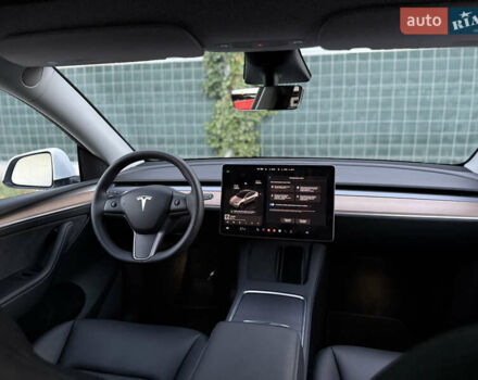 Белый Тесла Model Y, объемом двигателя 0 л и пробегом 18 тыс. км за 29600 $, фото 96 на Automoto.ua