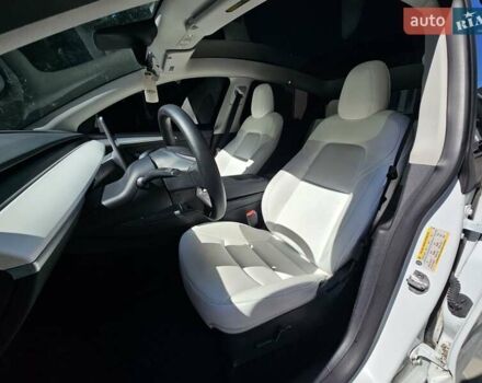 Белый Тесла Model Y, объемом двигателя 0 л и пробегом 108 тыс. км за 24600 $, фото 10 на Automoto.ua