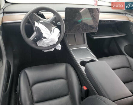 Белый Тесла Model Y, объемом двигателя 0 л и пробегом 62 тыс. км за 21750 $, фото 6 на Automoto.ua
