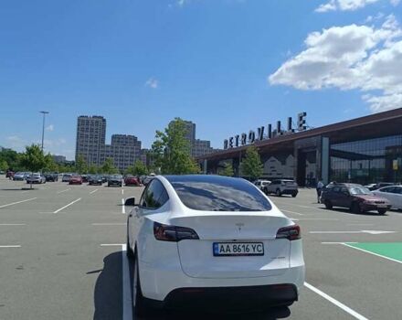 Белый Тесла Model Y, объемом двигателя 0 л и пробегом 42 тыс. км за 25990 $, фото 3 на Automoto.ua