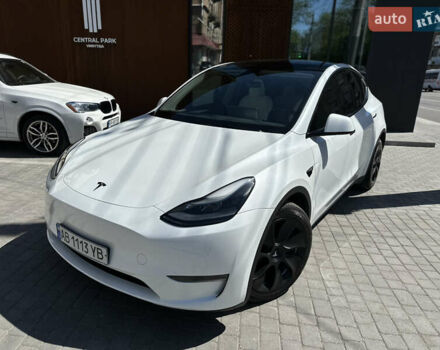 Белый Тесла Model Y, объемом двигателя 0 л и пробегом 18 тыс. км за 27490 $, фото 6 на Automoto.ua