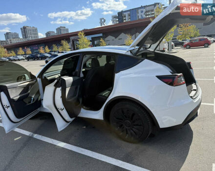 Тесла Model Y 2023 в Киеве на Automoto.ua Белый Тесла Model Y, объемом двигателя 0 л и пробегом 70 тыс. км за 31000 $, фото 18 на Automoto.ua