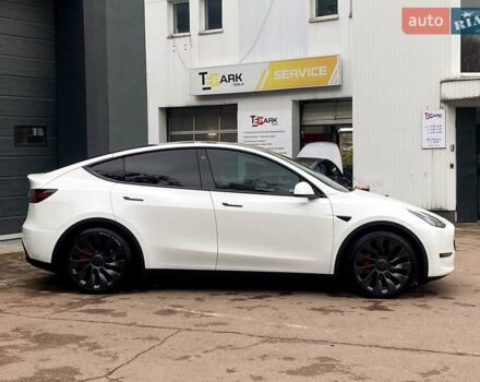 Белый Тесла Model Y, объемом двигателя 0 л и пробегом 49 тыс. км за 34999 $, фото 10 на Automoto.ua