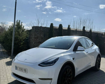 Белый Тесла Model Y, объемом двигателя 0 л и пробегом 32 тыс. км за 28200 $, фото 5 на Automoto.ua