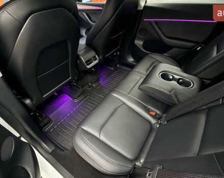 Білий Тесла Model Y, об'ємом двигуна 0 л та пробігом 50 тис. км за 28999 $, фото 27 на Automoto.ua