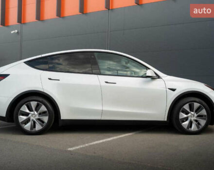 Белый Тесла Model Y, объемом двигателя 0 л и пробегом 24 тыс. км за 24200 $, фото 6 на Automoto.ua