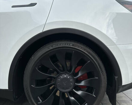 Белый Тесла Model Y, объемом двигателя 0 л и пробегом 24 тыс. км за 32000 $, фото 25 на Automoto.ua