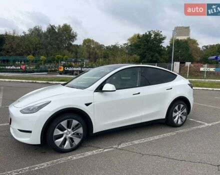 Белый Тесла Model Y, объемом двигателя 0 л и пробегом 42 тыс. км за 36500 $, фото 2 на Automoto.ua
