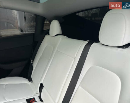 Белый Тесла Model Y, объемом двигателя 0 л и пробегом 12 тыс. км за 32000 $, фото 32 на Automoto.ua