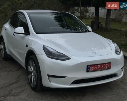 Белый Тесла Model Y, объемом двигателя 0 л и пробегом 42 тыс. км за 26999 $, фото 3 на Automoto.ua