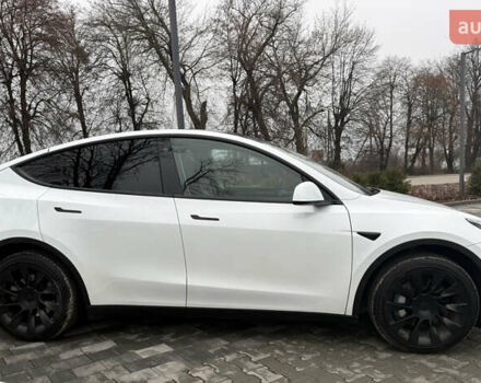 Белый Тесла Model Y, объемом двигателя 0 л и пробегом 53 тыс. км за 28800 $, фото 5 на Automoto.ua